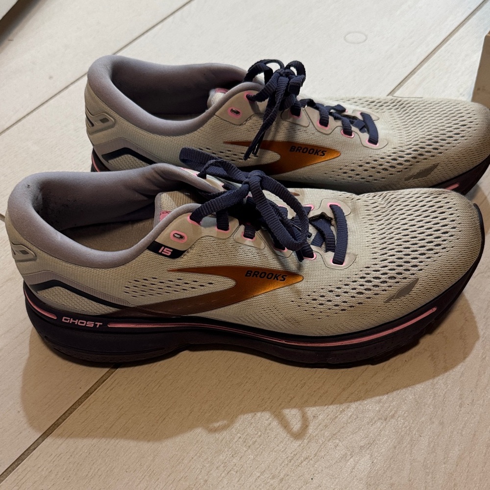 Brooks Women's Athletic Shoes - ghost 9.5